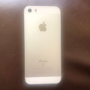 New iPhone SE never been used 100$(willing to negotiate)